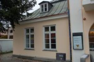 Budynek Muzeum Ziemi Rawskiej - fragment widoku od frontu