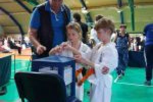 Zbiórka pieniędzy podczas turnieju karate