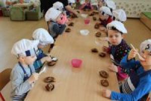 Posiłek na zakończenie warsztatów kulinarnych