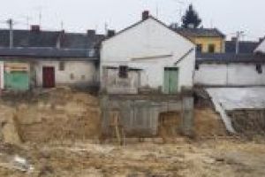 Wykop pod fundamenty nowego budynku