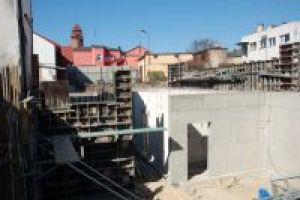 Budowa fundamentów nowego budynku