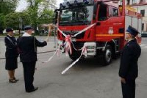 Przekazanie wozu strażackiego dla OSP w Rawie Mazowieckiej