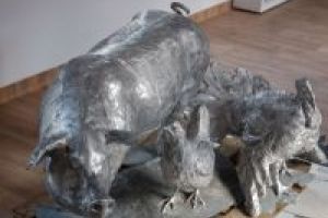 Rzeźba przedstawiająca zwierzęta gospodarskie