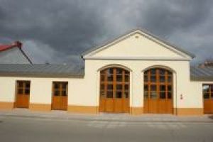 Jatki - widok budynku od frontu