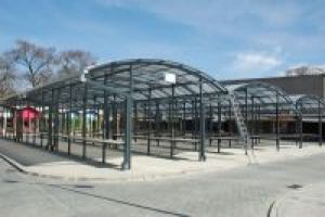 Targowisko po modernizacji - wiaty