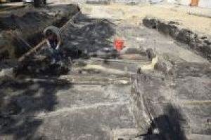 Odsłonięte drewniane konstrukcje z czasów średniowiecza