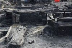 Odsłonięte drewniane konstrukcje z czasów średniowiecza