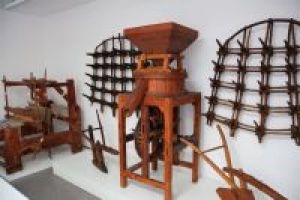 Ekspozycja narzędzi w pracowni tematycznej