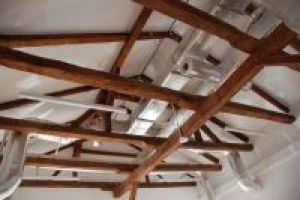 Zabytkowa więźba dachowa