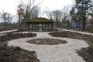 Przygotowanie nowych alejek