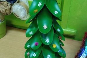 choinka z surowców wtórnych