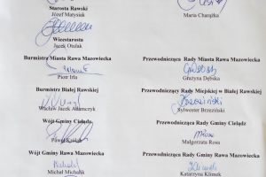 stanowisko samorządów powiatu rawskiego - podpisy