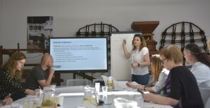 _DSC5673 uczestnicy szkolenia i prowadząca