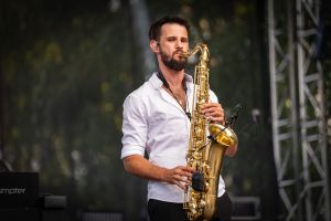 20240526-192258-918-6495_ILCE-1