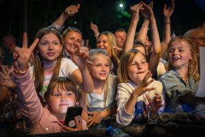 20240526-212846-619-8230_ILCE-1