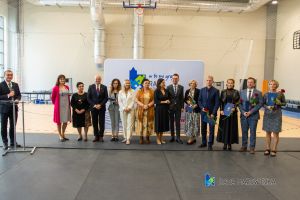 _DSC5950 Burmistrz Miasta wraz z gośćmi i nagrodzonymi nauczycielami