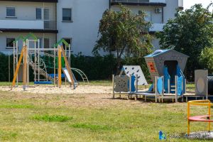 Urządzenie wielofunkcyjne ze zjeżdżalnią