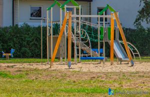 Urządzenie wielofunkcyjne ze zjeżdżalnią