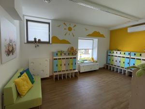 wyremontowana szatnia na 1. piętrze budynku żłobka