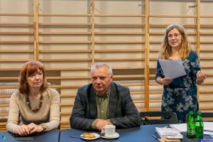 20251022-_DSC0818 prowadząca spotkanie Teresa Sekuter