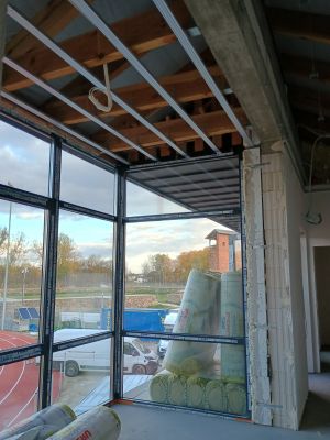 piętro budynku, widok na bieżnię