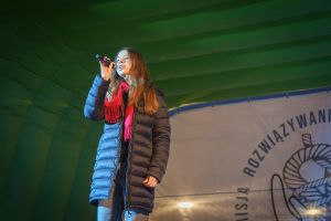 20251207-171025-216-0474_ILCE-1 wokalistka MonoArt