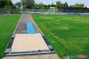 prace wykończeniowe przy budowie bieżni