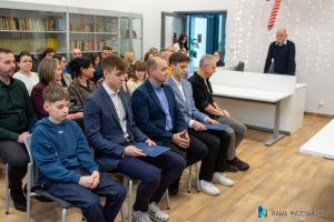 _DSC8886-97 stypendyści wraz z rodzicami i trenerami