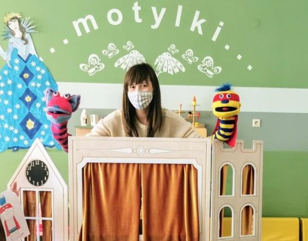 Pacynkowa rodzinka promuje czytelnictwo