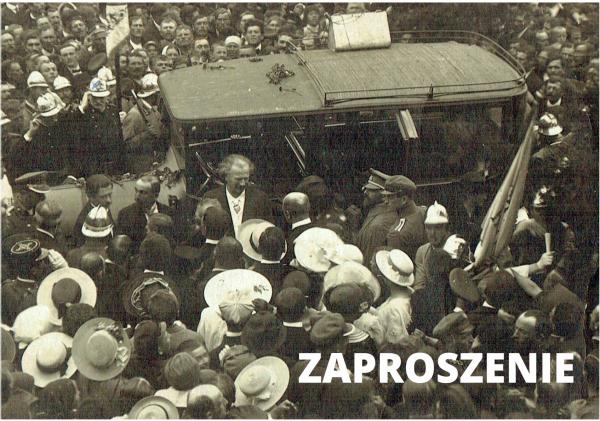 Ignacy Paderewski wśród tłumu rawian - zdjęcie z lotu ptaka.