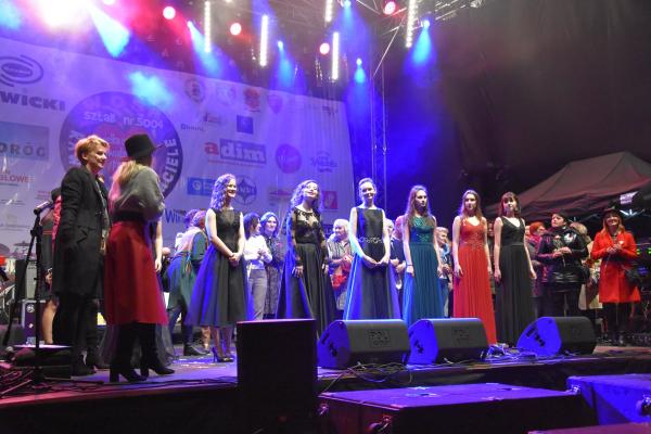 Pokaz Mody Letniej w niedzielne popołudnie