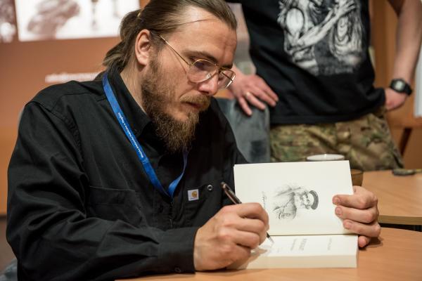 Spotkanie w MBP z Rafałem Rufusem Wierzbickim