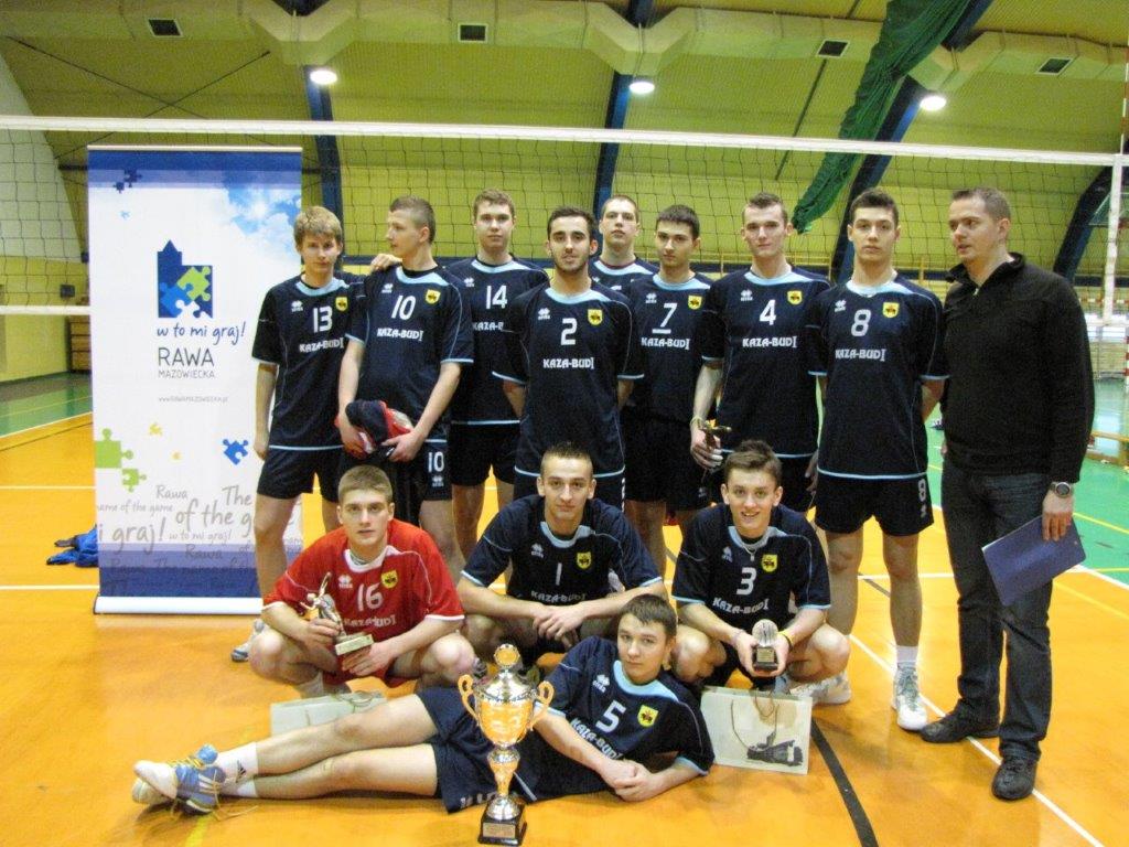 Zdjecie zawodników z zawodów siatkarskich